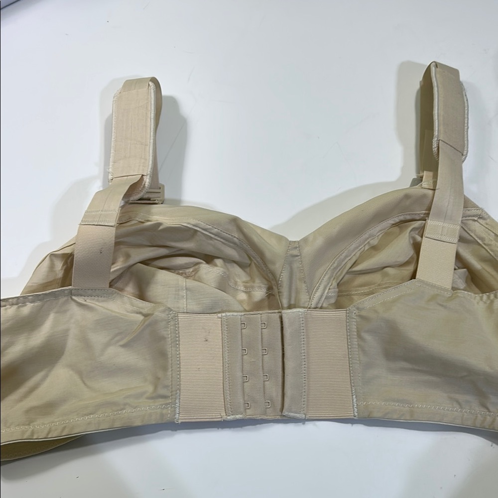 Cream T-Shirt Bra with Molded Cups and Adjustable Straps - Picture 11 of 16